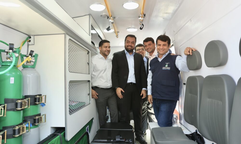 Estado entrega 27 novas ambulâncias do Samu para as regiões Serrana e Centro-Sul