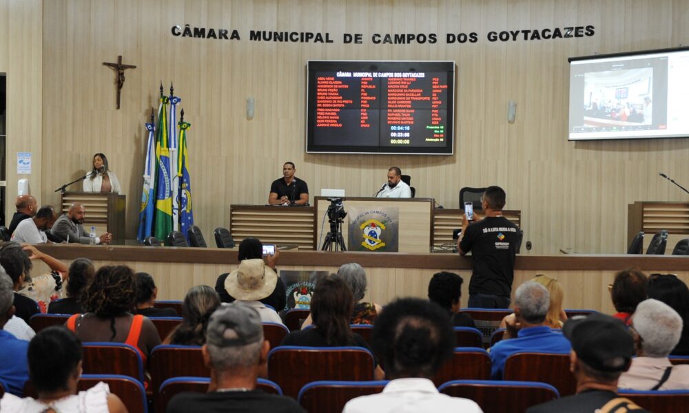 Marquinho Bacellar preside audiência pública para discutir direitos de aposentados e pensionistas do município