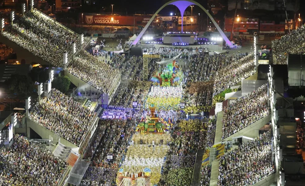 Confira a ordem dos desfiles de domingo!