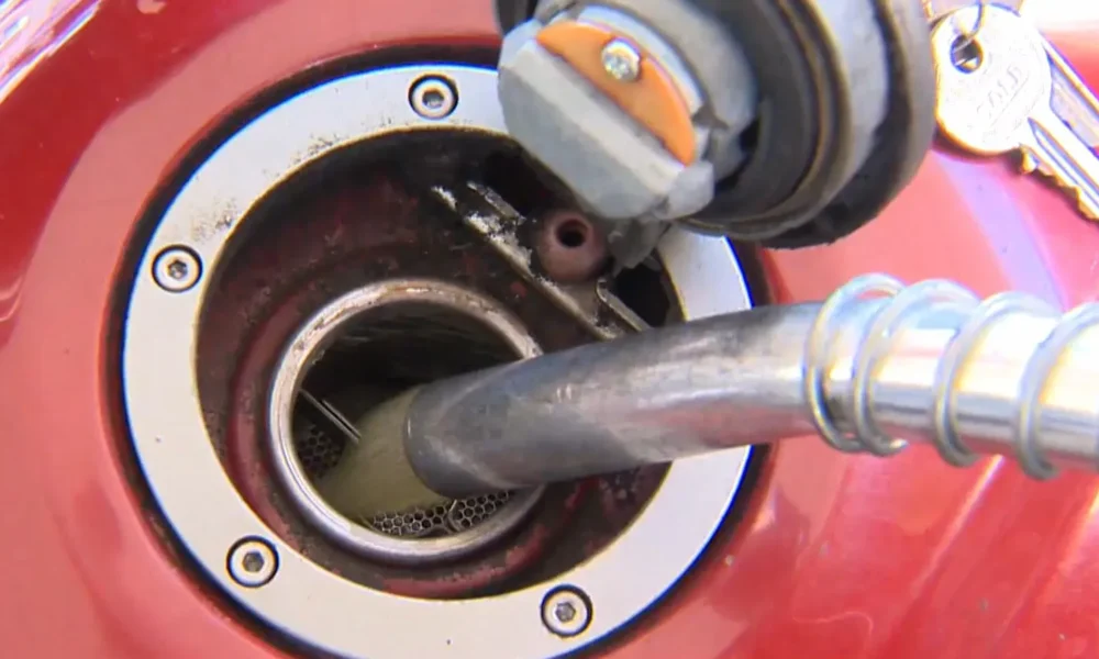 Litro da gasolina cai a R$ 5,08 nos postos, diz ANP