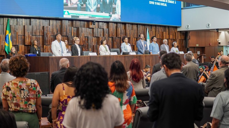 PLANO DE ENFRENTAMENTO AO CORONAVÍRUS BENEFICIOU 200 MIL PESSOAS DAS COMUNIDADES DO RIO