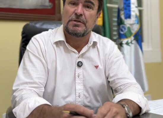 Cofre cheio, máquina menor: prefeito de Quissamã anuncia cortes em semana de alta nos royalties e anúncio de retomada em Barra do Furado