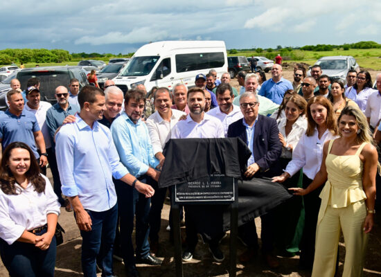 Após 30 anos de espera, Complexo Farol-Barra do Furado tem pedra fundamental lançada