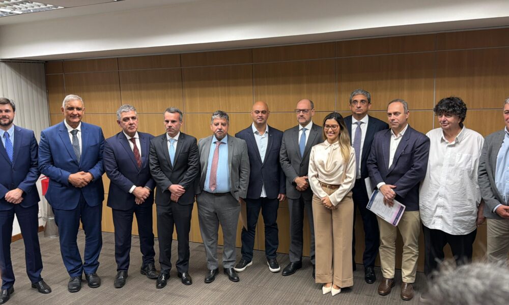 Em encontro com governador, prefeito de Rio das Ostras anuncia liberação da duplicação da RJ-106