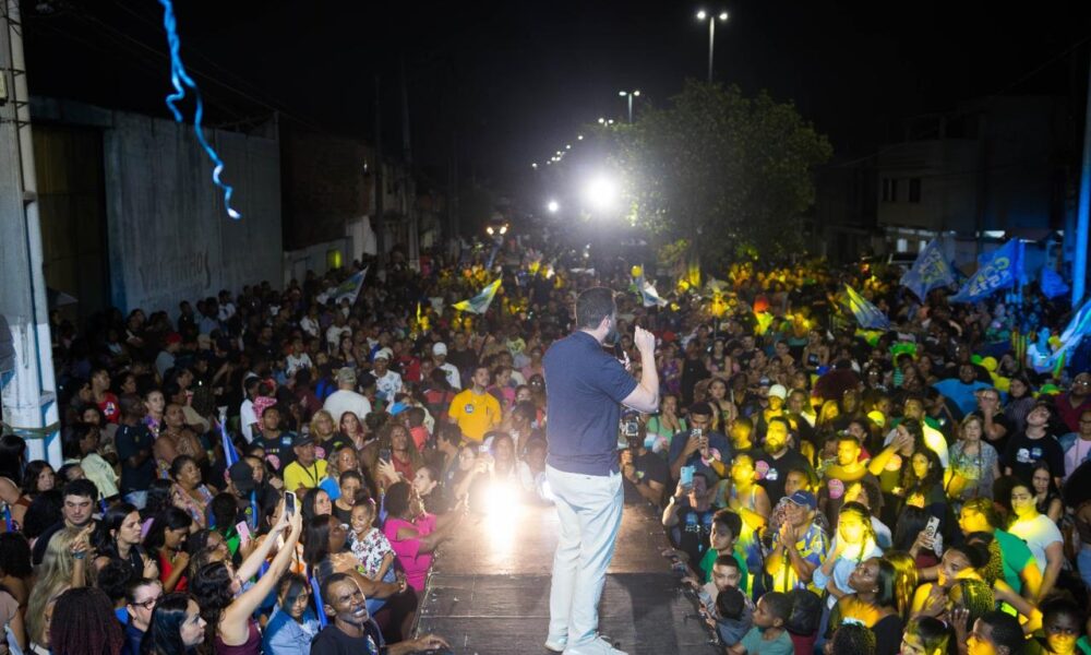 Com mais de 5 mil pessoas em Guarus, Caio Vianna chega à reta final mais maduro e com legado do pai presente