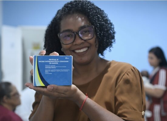 Campos inicia vacinação da Pneumo 20 em idosos com 85 anos ou mais