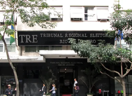 TRE-RJ chega a 10 indeferimentos de candidatos motivados por vínculos com organização criminosa paramilitar