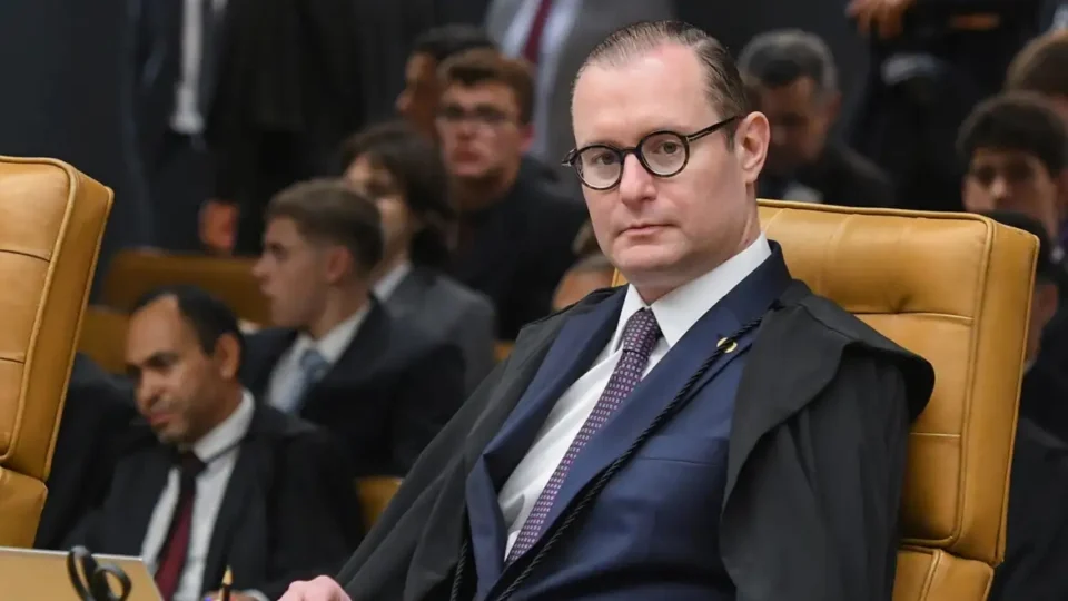 Zanin pede ao TSE informações em ação do PSD sobre eleição no Rio de Janeiro